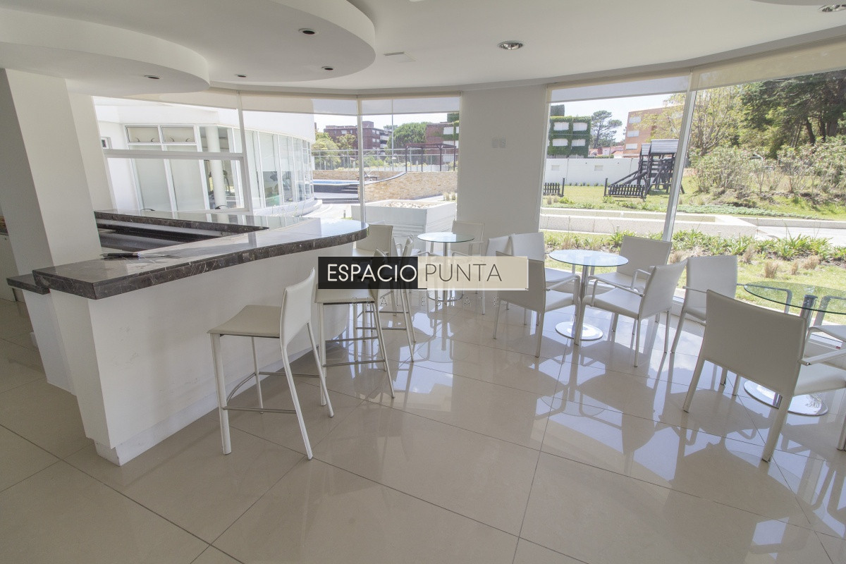 Apartamento ID.1482 - Apartamento en venta y alquiler en Mansa Punta del Este, 2 dormitorios, 3 baños
