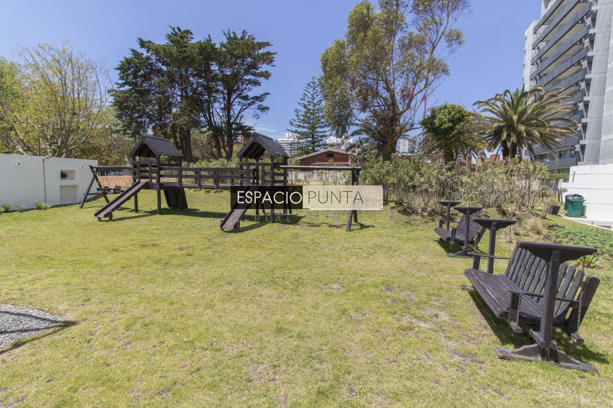 Apartamento ID.1482 - Apartamento en venta y alquiler en Mansa Punta del Este, 2 dormitorios, 3 baños