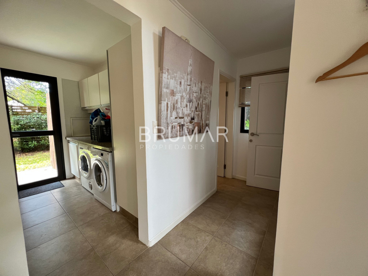 Casa ID.885 - Alquiler anual y venta casa 2 dormitorios en Barrio privado