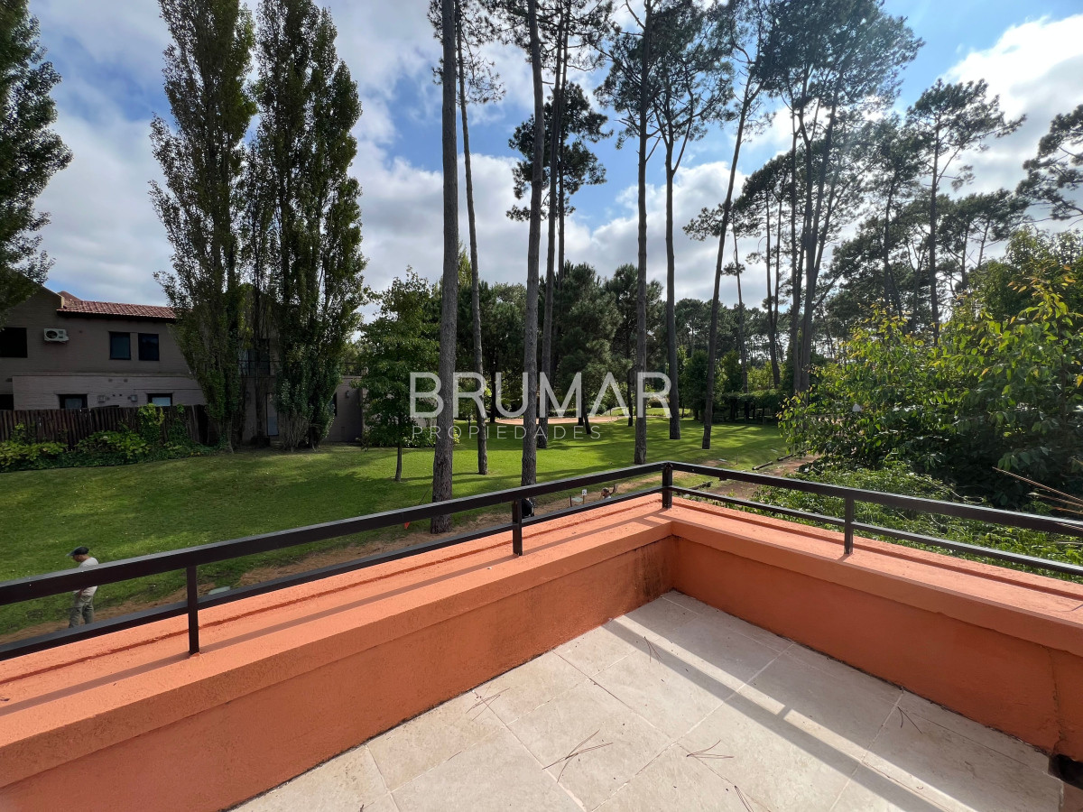 Casa ID.885 - Alquiler anual y venta casa 2 dormitorios en Barrio privado