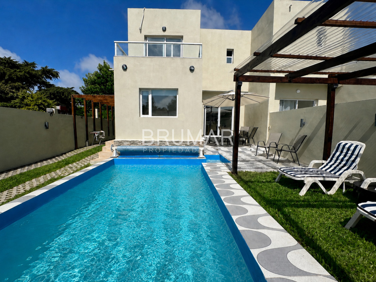 Casa ID.884 - Casa 4 dormitorios alquiler anual Pinares
