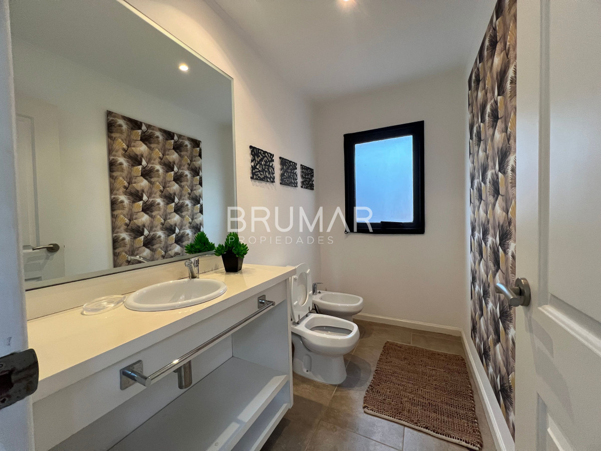 Casa ID.885 - Alquiler anual y venta casa 2 dormitorios en Barrio privado