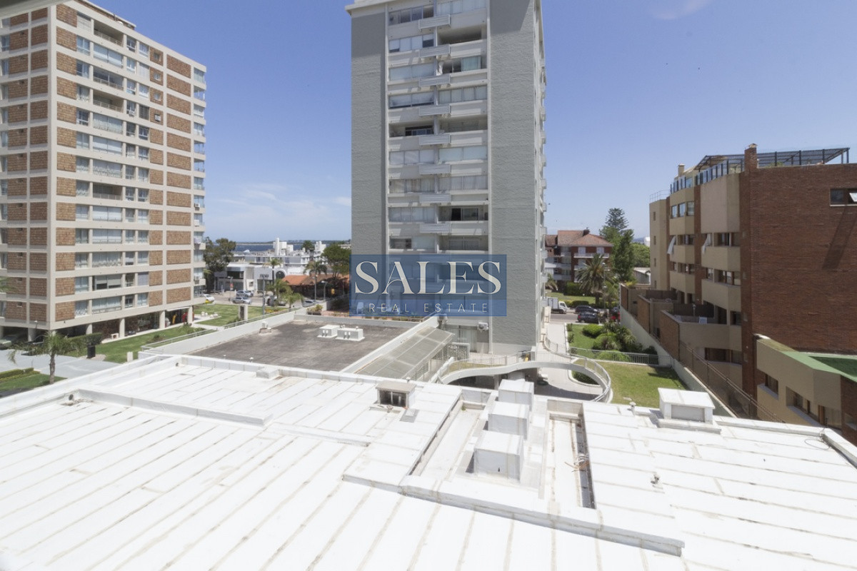 Apartamento ID.419 - Amplio departamento de 3 dormitorios en Peninsula
