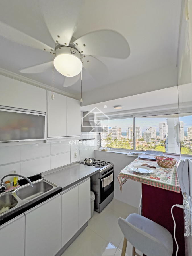 Apartamento ID.1834 - Apartamento de dos dormitorios ubicado sobre la mansa. 