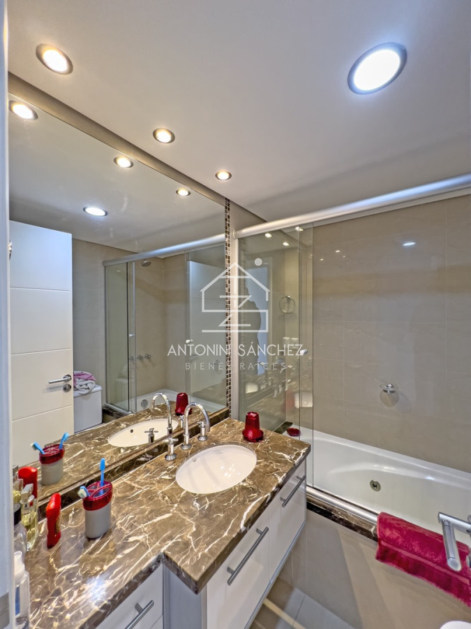 Apartamento ID.1834 - Apartamento de dos dormitorios ubicado sobre la mansa. 