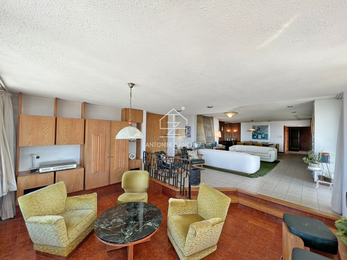 Apartamento ID.1549 - Apartamento en venta en Punta del Este, Tres dormitorios + servicio