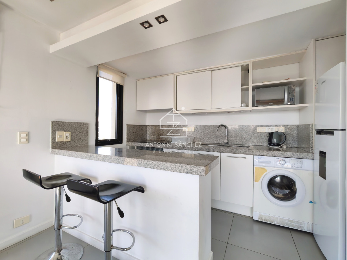 Apartamento ID.2587 - Alquiler anual 2 dormitorios con vista al mar