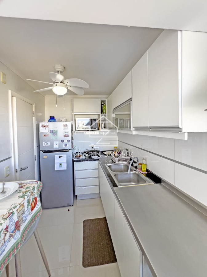 Apartamento ID.1834 - Apartamento de dos dormitorios ubicado sobre la mansa. 