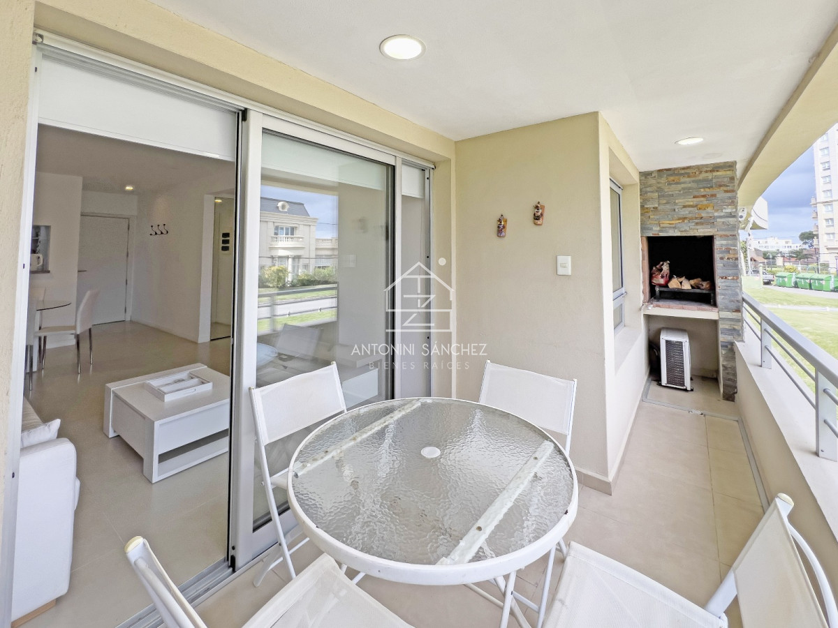 Apartamento ID.2332 - VENTA APARTAMENTO 1 DORMITORIO PLAYA MANSA PUNTA DEL ESTE