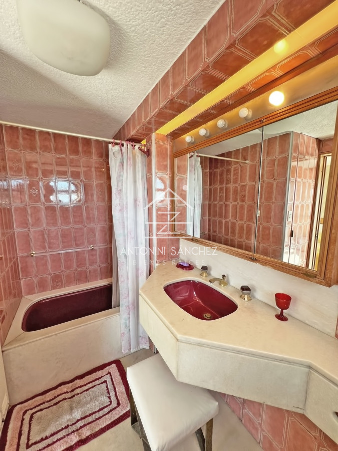 Apartamento ID.1549 - Apartamento en venta en Punta del Este, Tres dormitorios + servicio