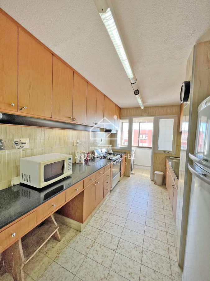 Apartamento ID.1549 - Apartamento en venta en Punta del Este, Tres dormitorios + servicio