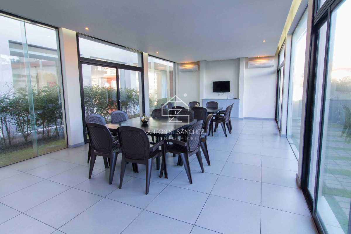 Apartamento ID.2587 - Alquiler anual 2 dormitorios con vista al mar