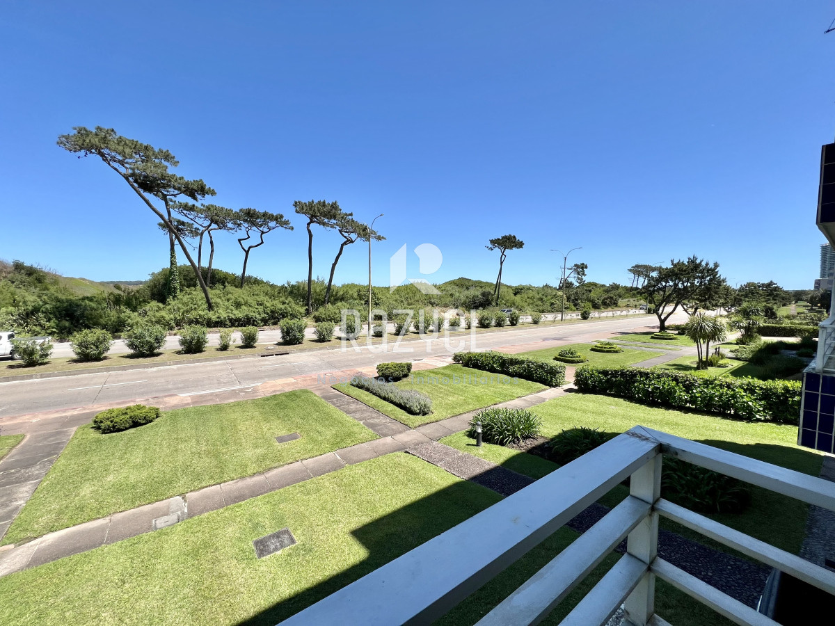 Apartamento ID.882 - Dpto. en venta en primera linea de playa mansa