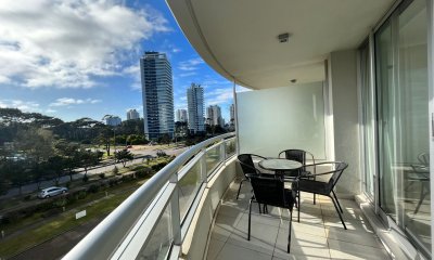 En venta o alquiler anual en torre con amenities