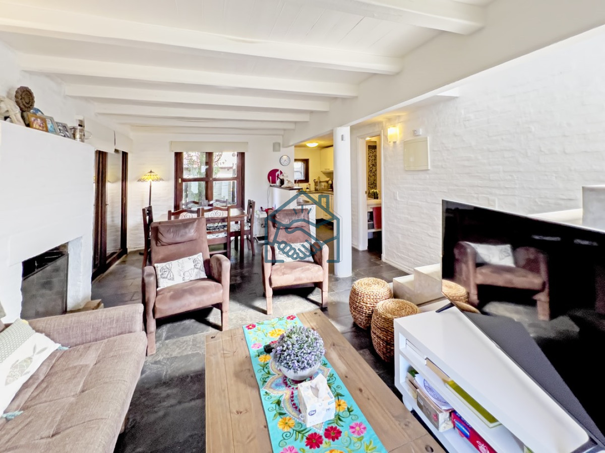 Casa ID.1250/Casa-en-venta-en-Barrio-privado - Casa en venta en Barrio privado