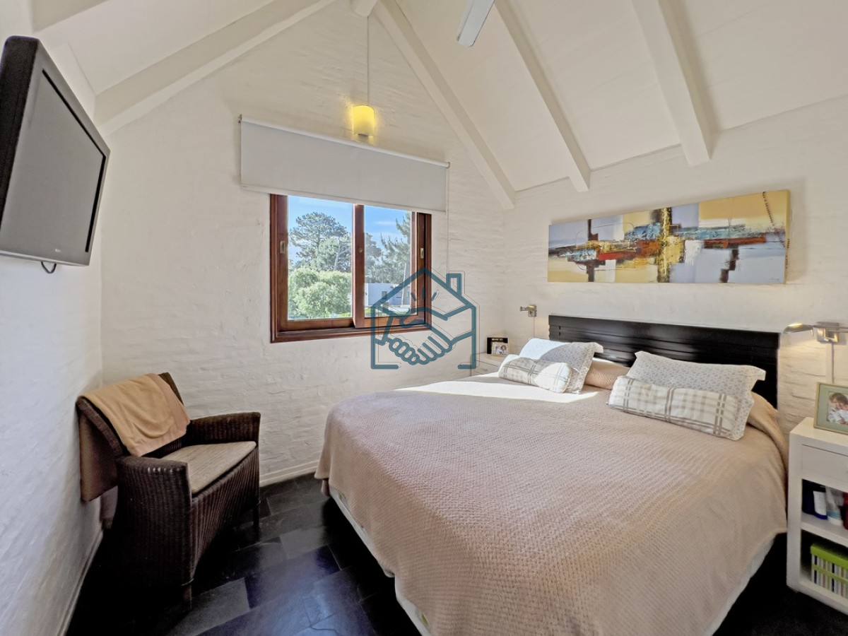 Casa ID.1250/Casa-en-venta-en-Barrio-privado - Casa en venta en Barrio privado