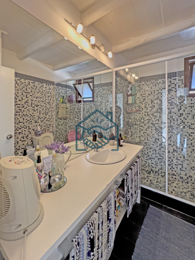 Casa ID.1250/Casa-en-venta-en-Barrio-privado - Casa en venta en Barrio privado