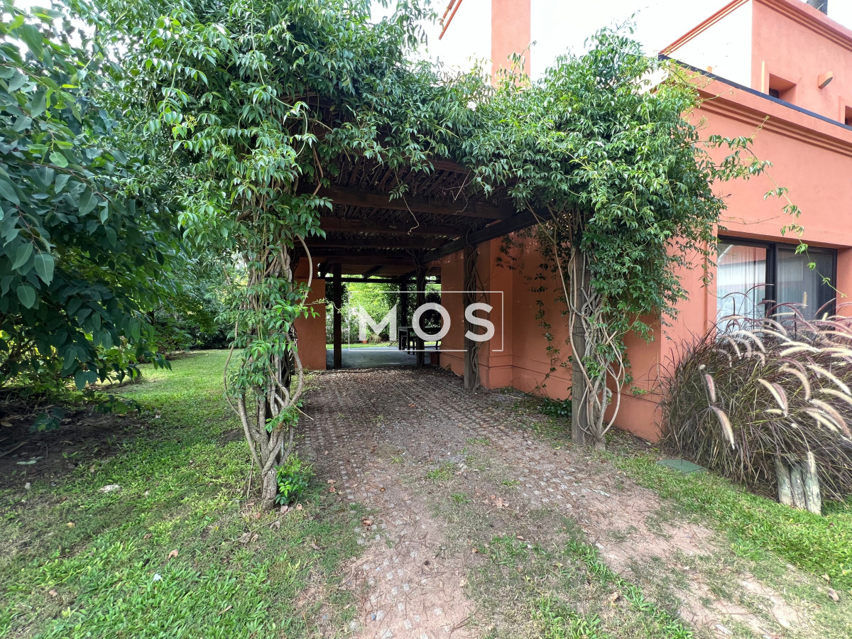 Casa ID.2730 - Alquiler anual y venta casa 2 dormitorios en Barrio privado