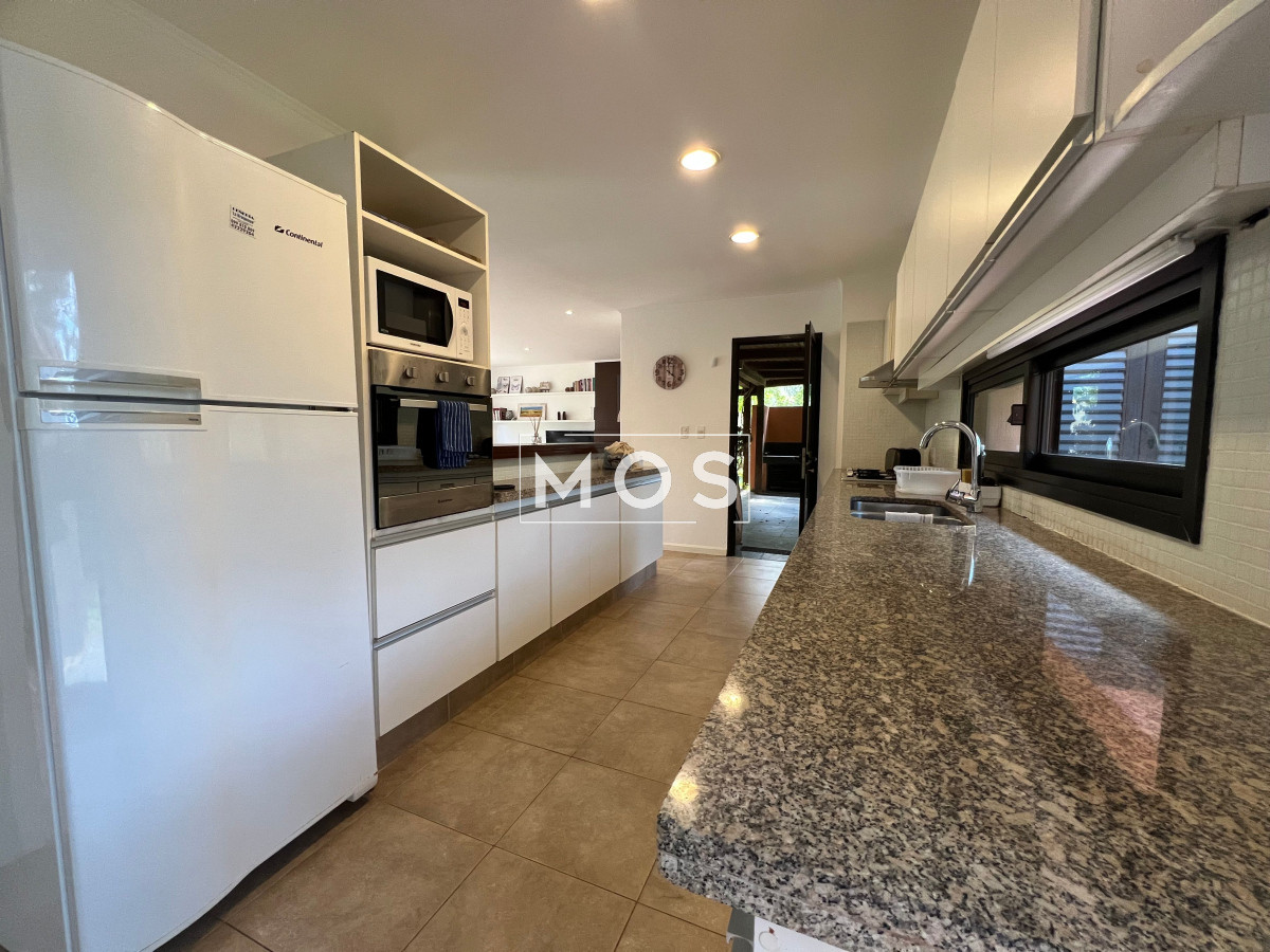 Casa ID.2730 - Alquiler anual y venta casa 2 dormitorios en Barrio privado