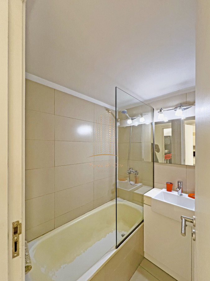 Apartamento ID.773 - Apartamento en venta de 1 dormitorio y medio en Punta del Este