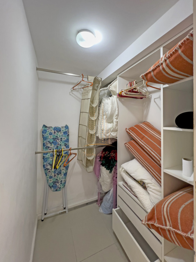 Apartamento ID.640 -  Apartamento  en venta en Punta del Este con parrillero propio   