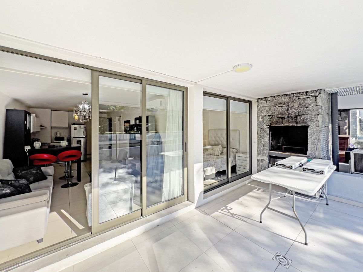 Apartamento en venta de 1 dormitorio y medio en Punta del Este
