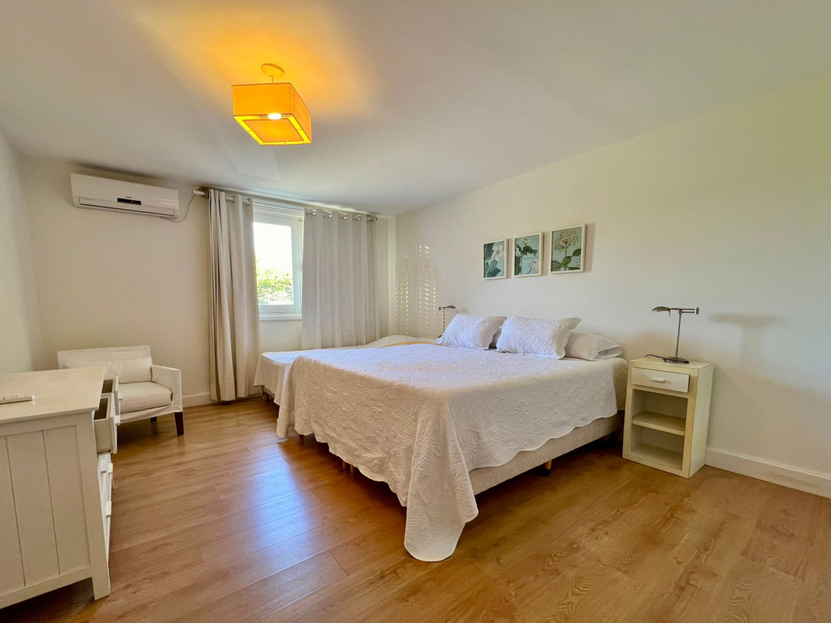 Casa ID.651 - Casa en venta y alquiler a una cuadra de la playa en parada 30 Brava