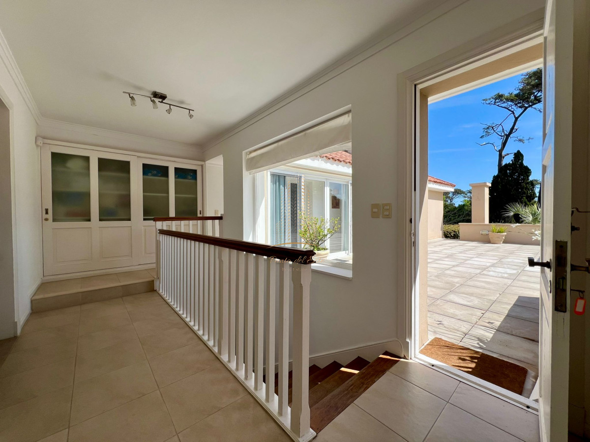 Casa ID.651 - Casa en venta y alquiler a una cuadra de la playa en parada 30 Brava