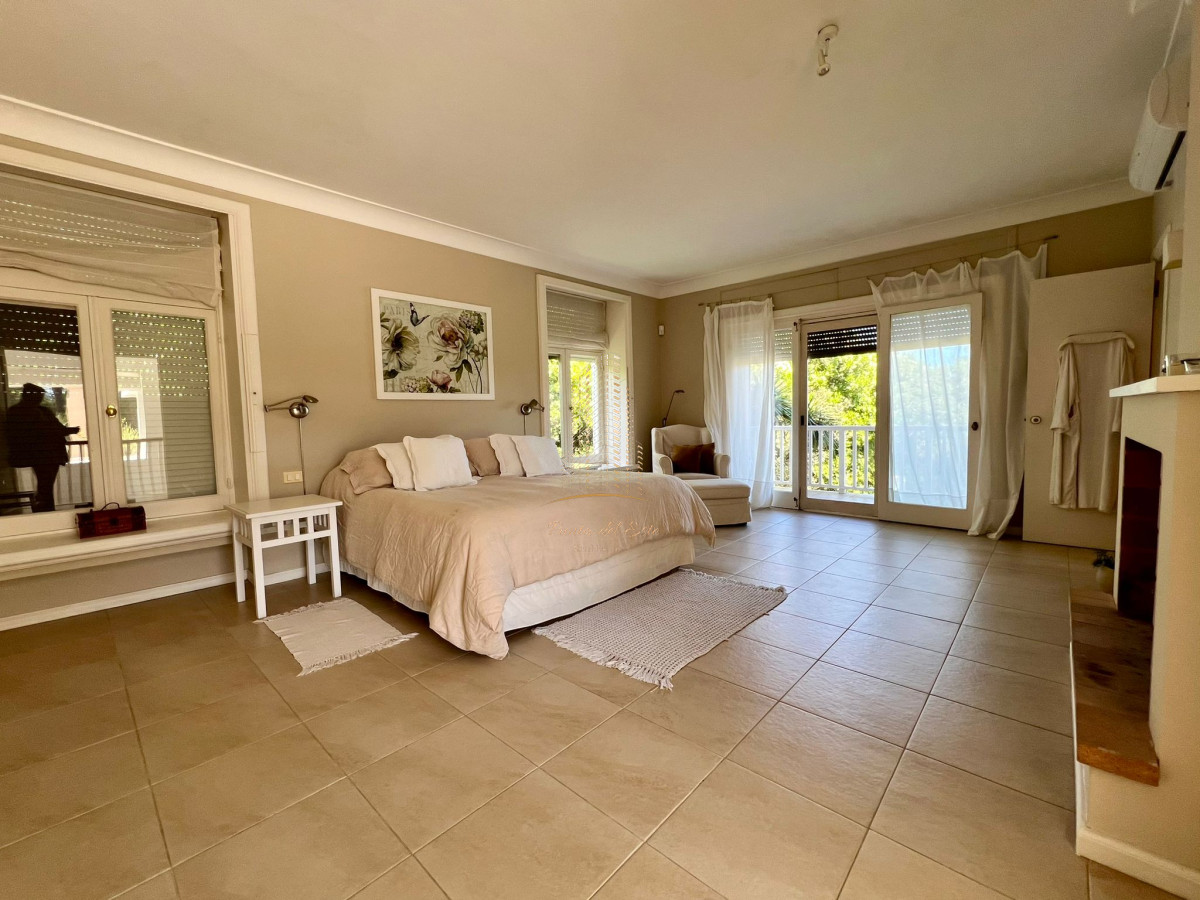 Casa ID.651 - Casa en venta y alquiler a una cuadra de la playa en parada 30 Brava