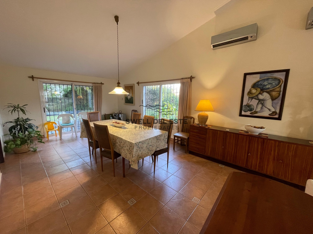 Casa ID.140 - Casa 4 dormitorios en Venta, Alquiler anual y de verano