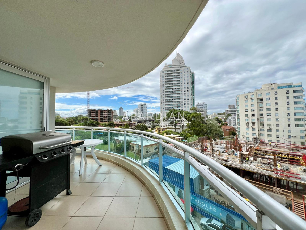 Apartamento ID.21097812 - Sol y Luna Venta apartamento 3 dormitorios y dependencia 