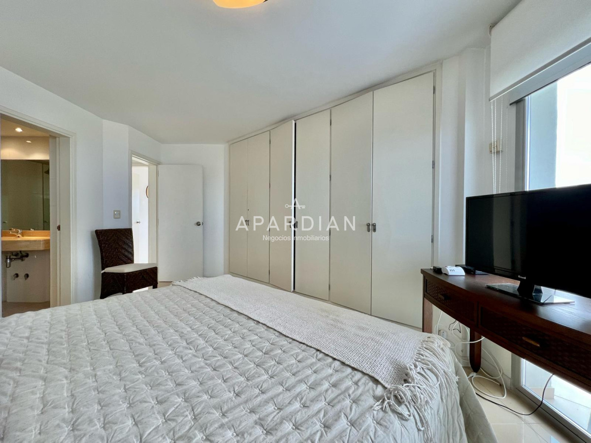Apartamento ID.21097812 - Sol y Luna Venta apartamento 3 dormitorios y dependencia 