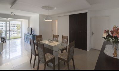 Venta Alquiler Apartamento 3 dormitorios Av Roosevelt Punta del Este