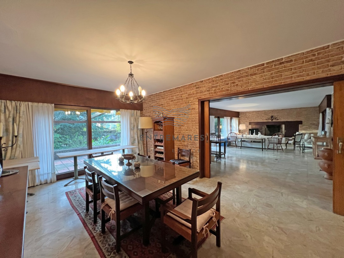 Casa ID.127 - VENTA CASA 4 DORMITORIOS PLAYA MANSA - PUNTA DEL ESTE