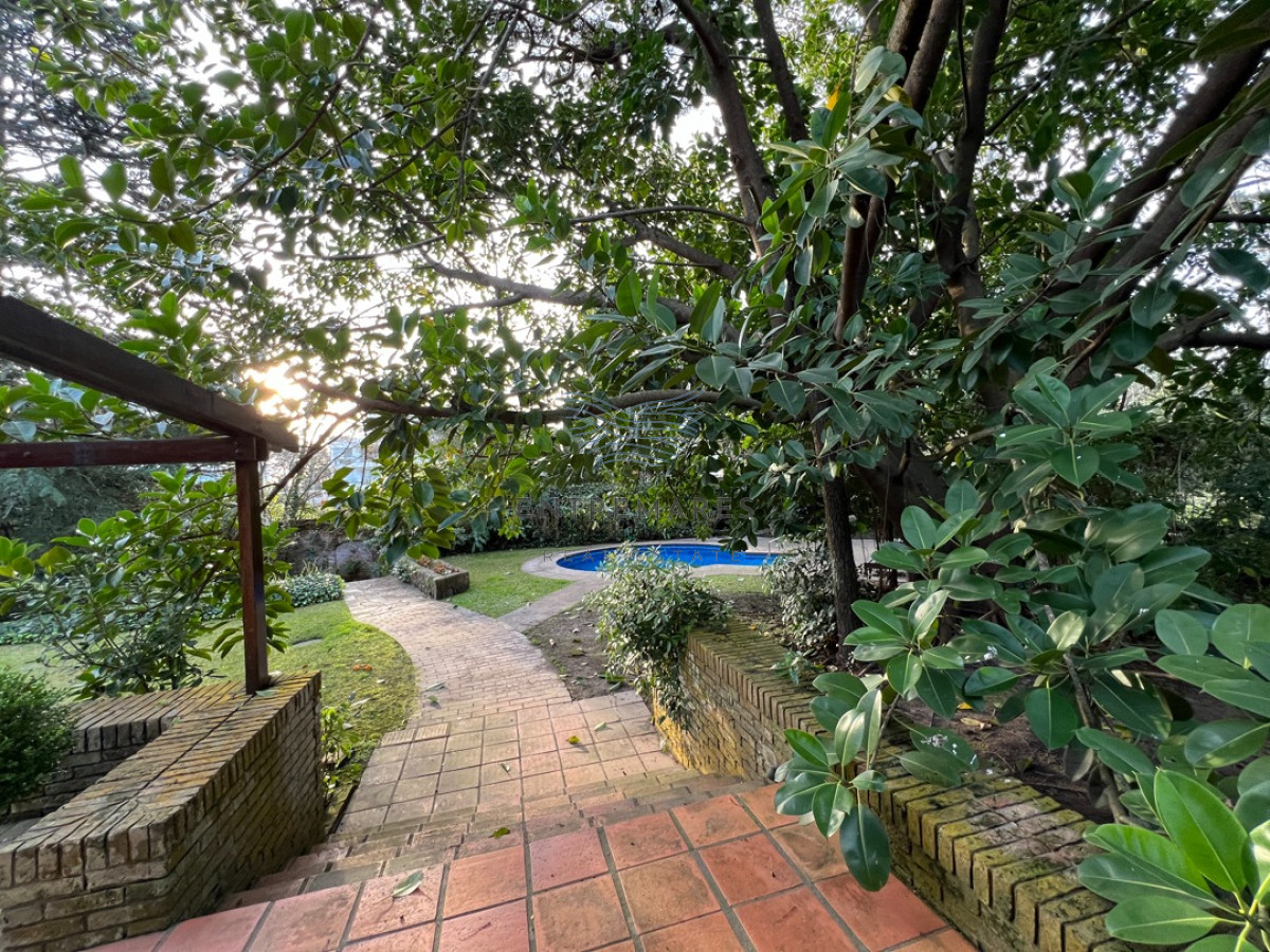 Casa ID.127 - VENTA CASA 4 DORMITORIOS PLAYA MANSA - PUNTA DEL ESTE