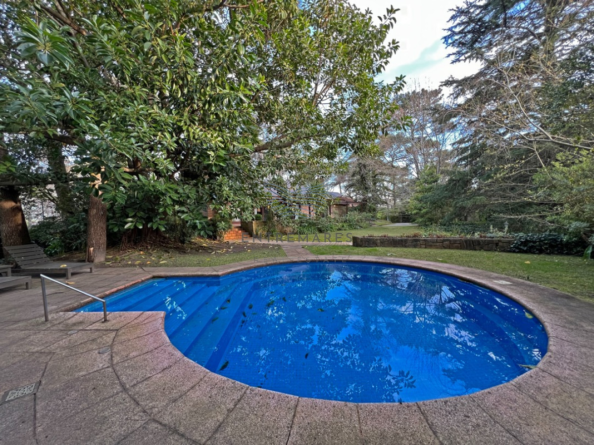 Casa ID.127 - VENTA CASA 4 DORMITORIOS PLAYA MANSA - PUNTA DEL ESTE