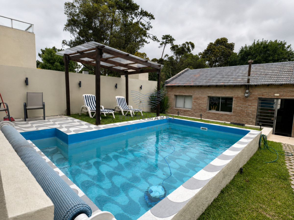 Casa ID.542 - Casa 4 dormitorios alquiler anual Pinares