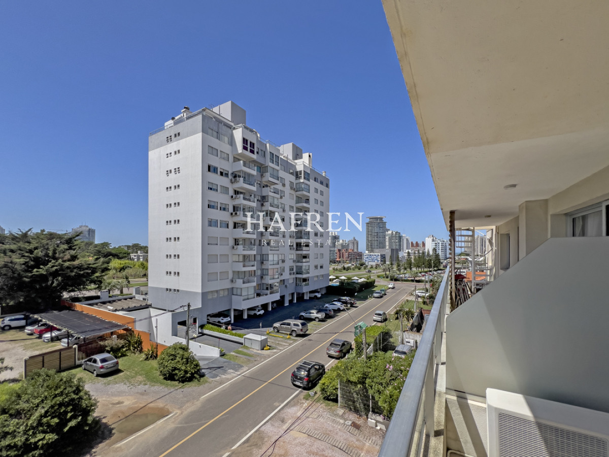 Apartamento ID.96 - VENTA APARTAMENTO 2 DORMITORIOS PLAYA MANSA PUNTA DEL ESTE