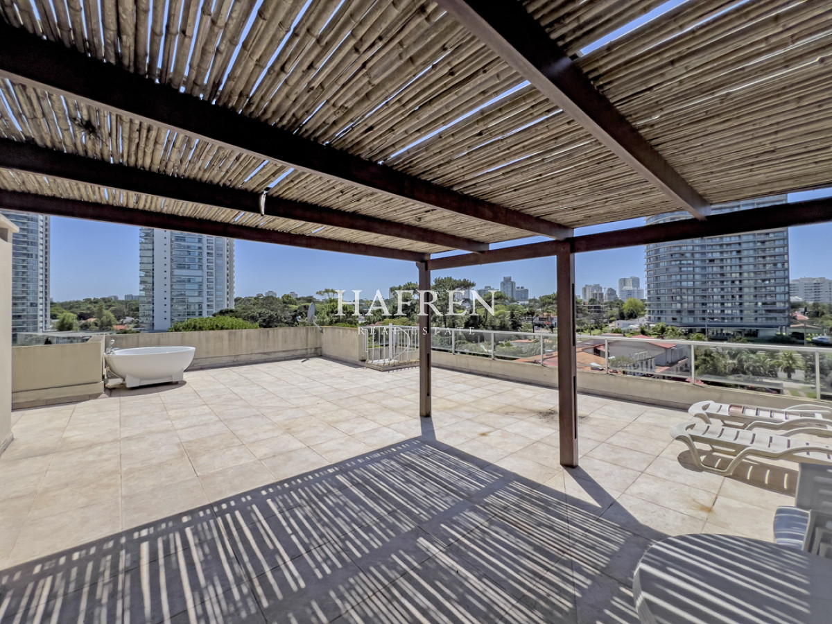 Apartamento ID.96 - VENTA APARTAMENTO 2 DORMITORIOS PLAYA MANSA PUNTA DEL ESTE