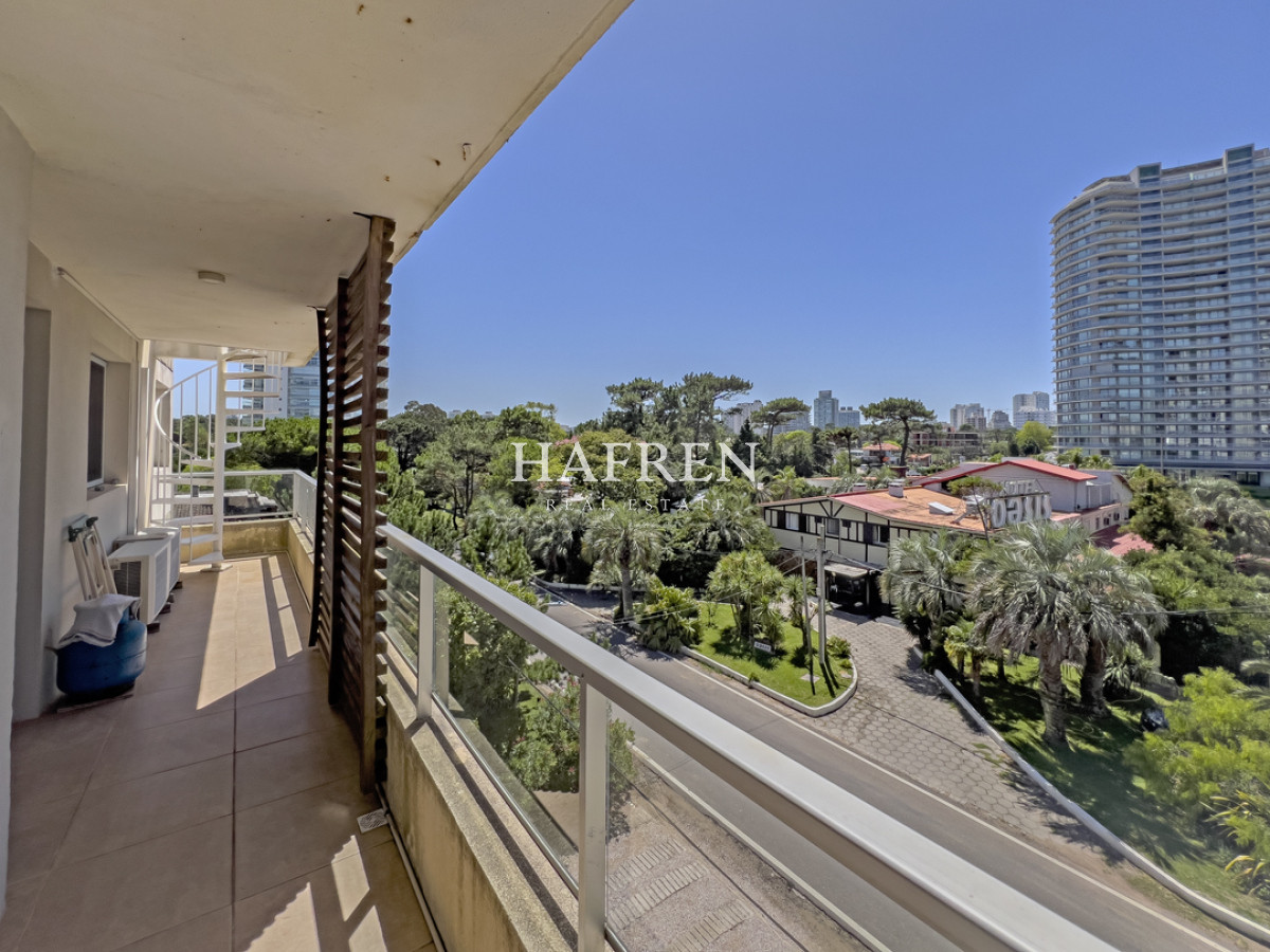Apartamento ID.96 - VENTA APARTAMENTO 2 DORMITORIOS PLAYA MANSA PUNTA DEL ESTE