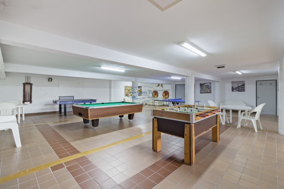 Apartamento ID.117 - venta en Peninsula, 2 dormitorios 2 baños, Punta del Este