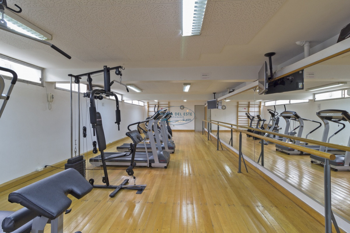 Apartamento ID.117 - venta en Peninsula, 2 dormitorios 2 baños, Punta del Este