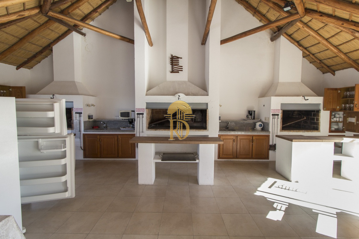 Apartamento en venta 2 Dormitorios Playa brava  Punta del Este -id-1102-25