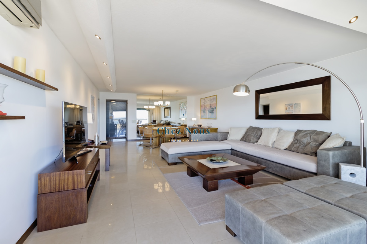 Apartamento ID.611 - Piso alto, Impecable ! - Hermosa vista al mar, excelente ubicación