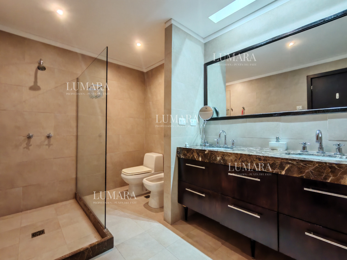 Apartamento ID.1634 - Venta Apartamento Semi-piso Edificio Delamar Punta del Este 