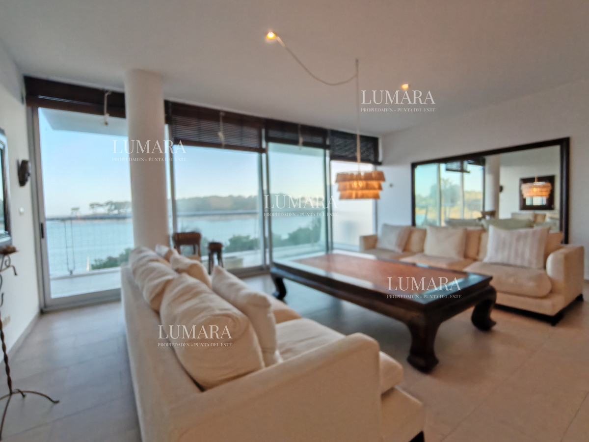 Apartamento ID.1634 - Venta Apartamento Semi-piso Edificio Delamar Punta del Este 