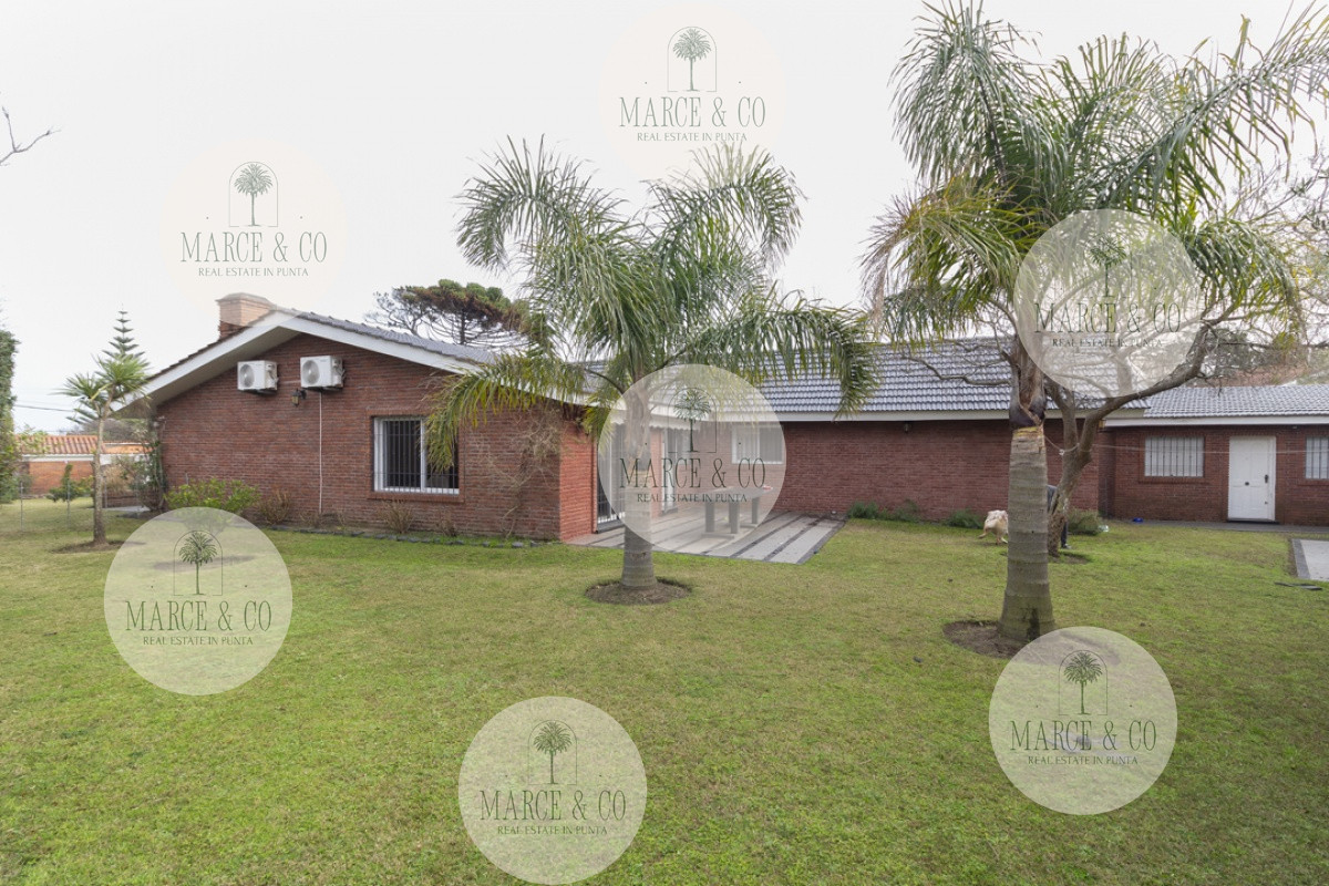 Casa ID.2270 - Casa 4 dormitorios en Venta, Alquiler anual y de verano