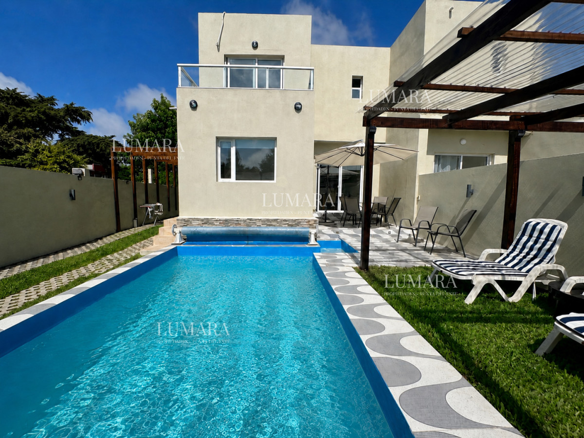 Casa ID.3722 - Casa 4 dormitorios alquiler anual Pinares