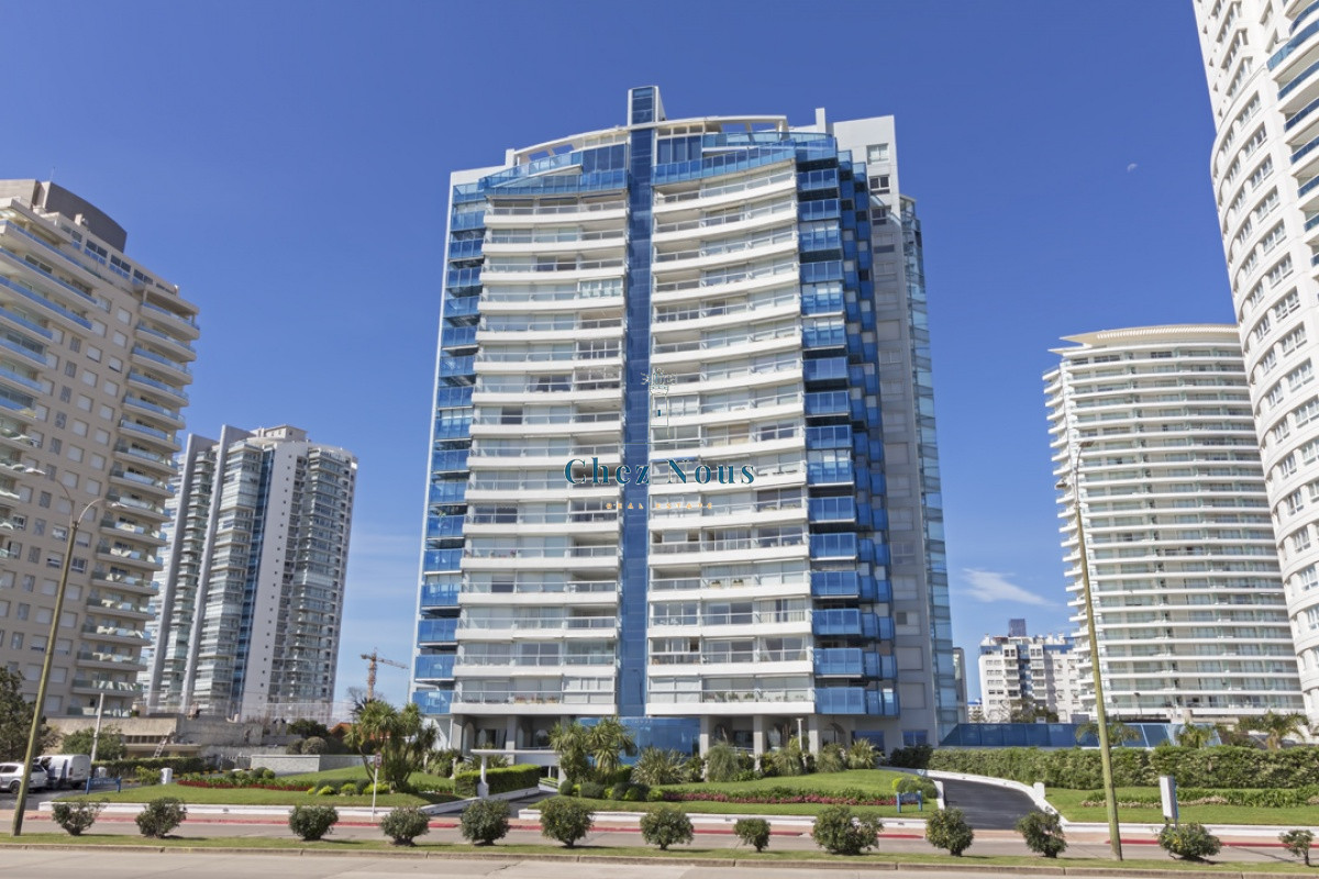Apartamento ID.282 -  En Venta primera linea mansa