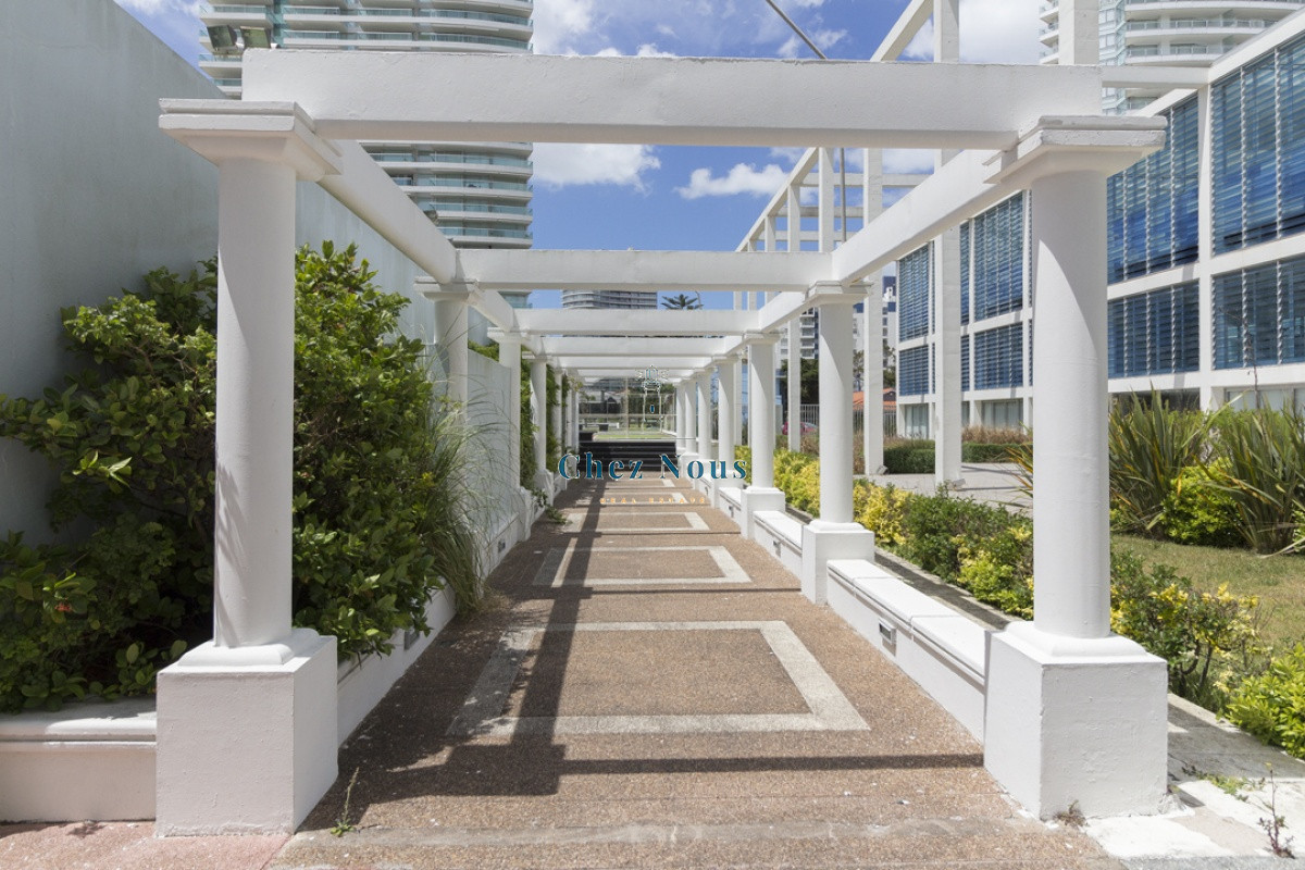 Apartamento ID.282 -  En Venta primera linea mansa